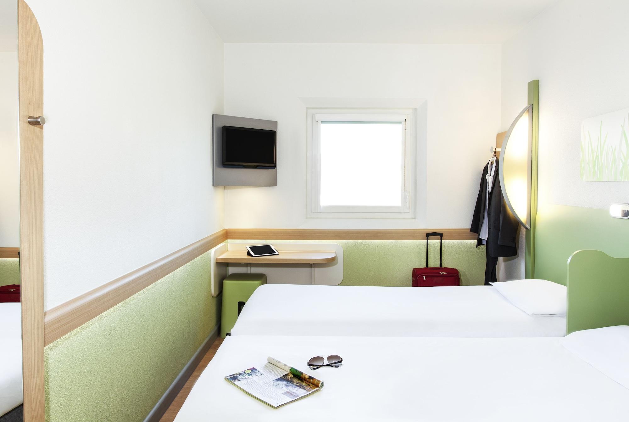 Ibis Budget London Hounslow Extérieur photo
