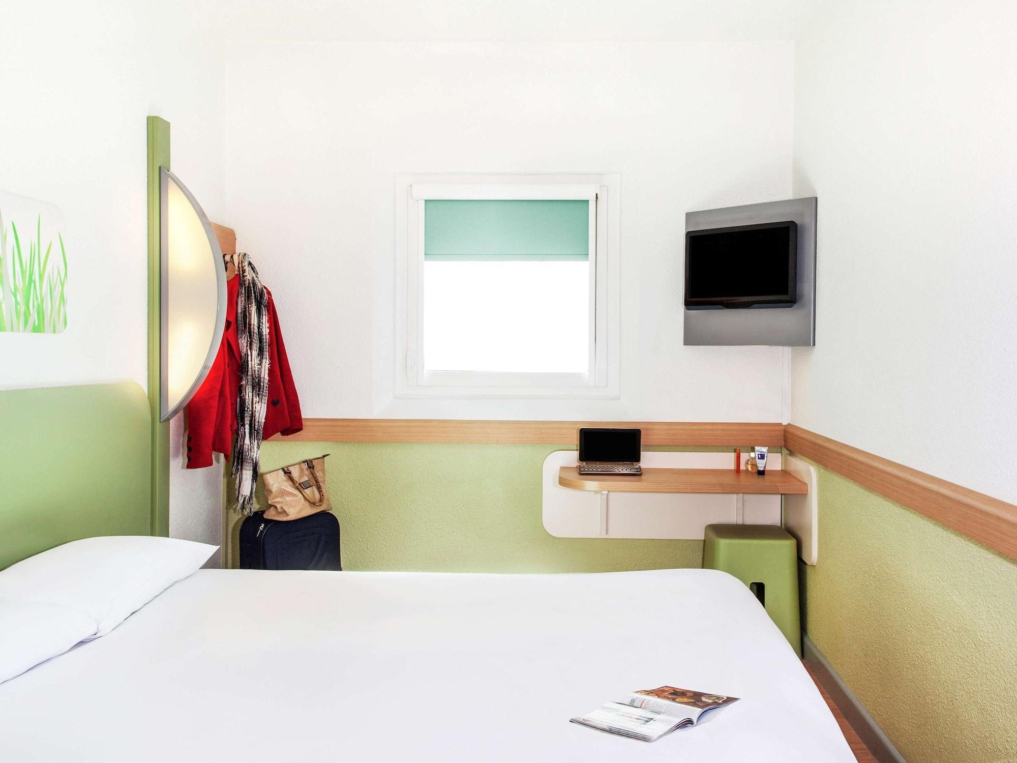 Ibis Budget London Hounslow Extérieur photo