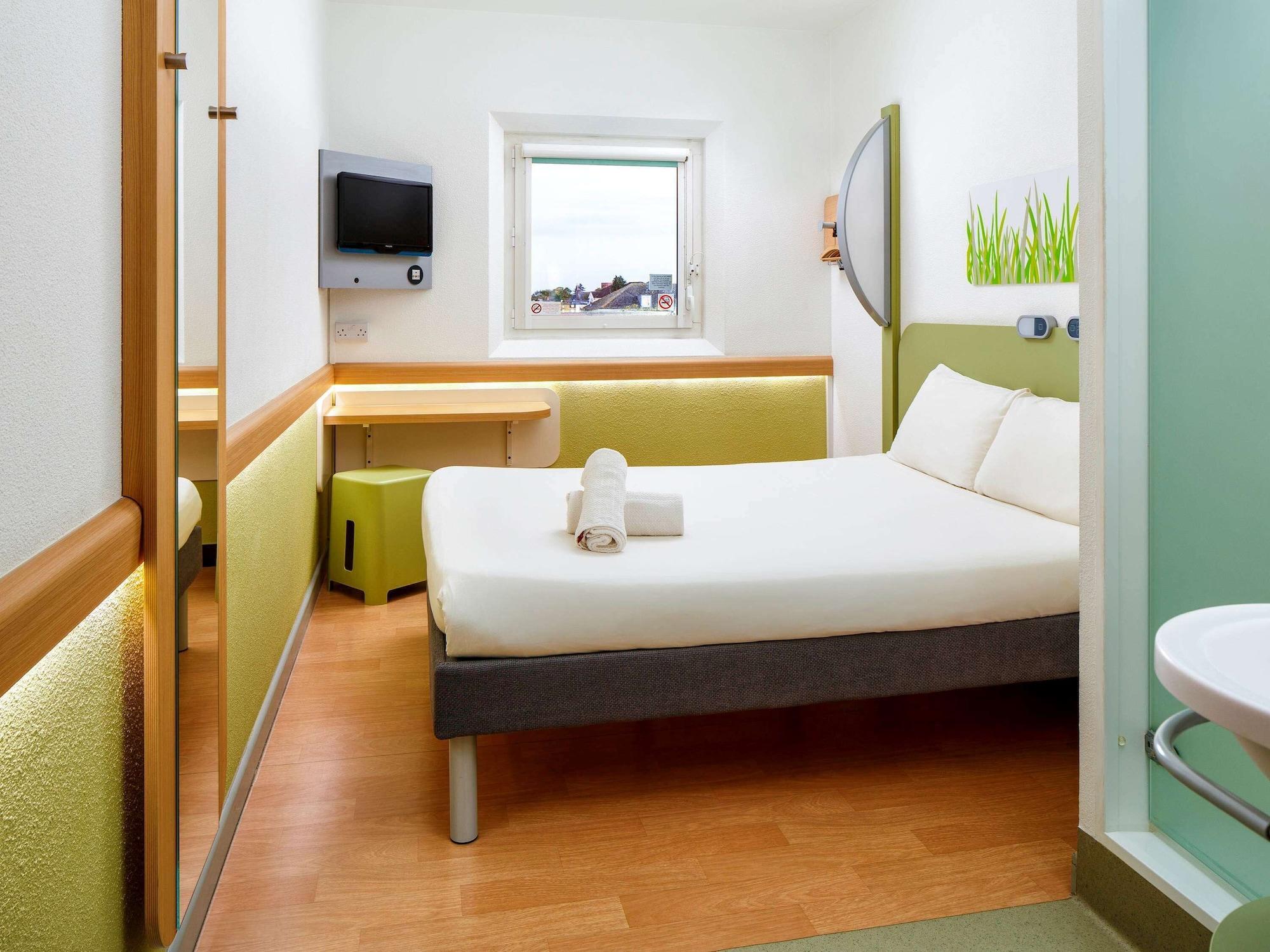 Ibis Budget London Hounslow Extérieur photo