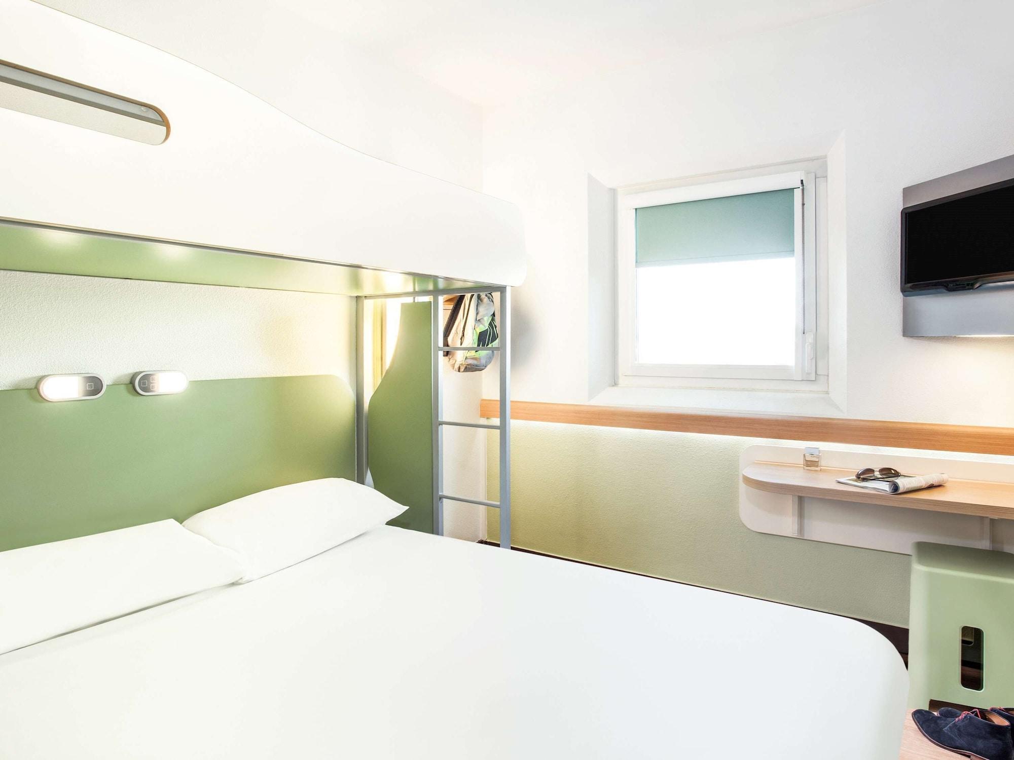 Ibis Budget London Hounslow Extérieur photo