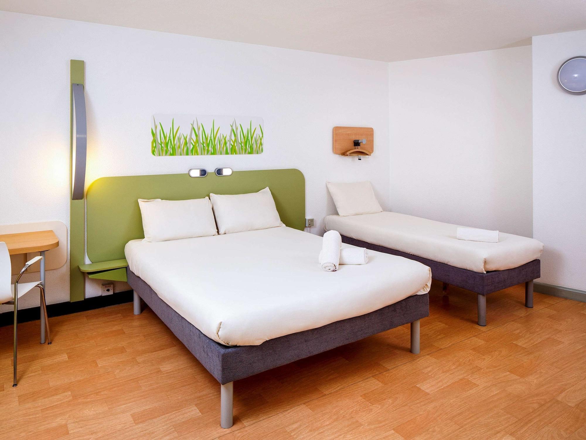 Ibis Budget London Hounslow Extérieur photo
