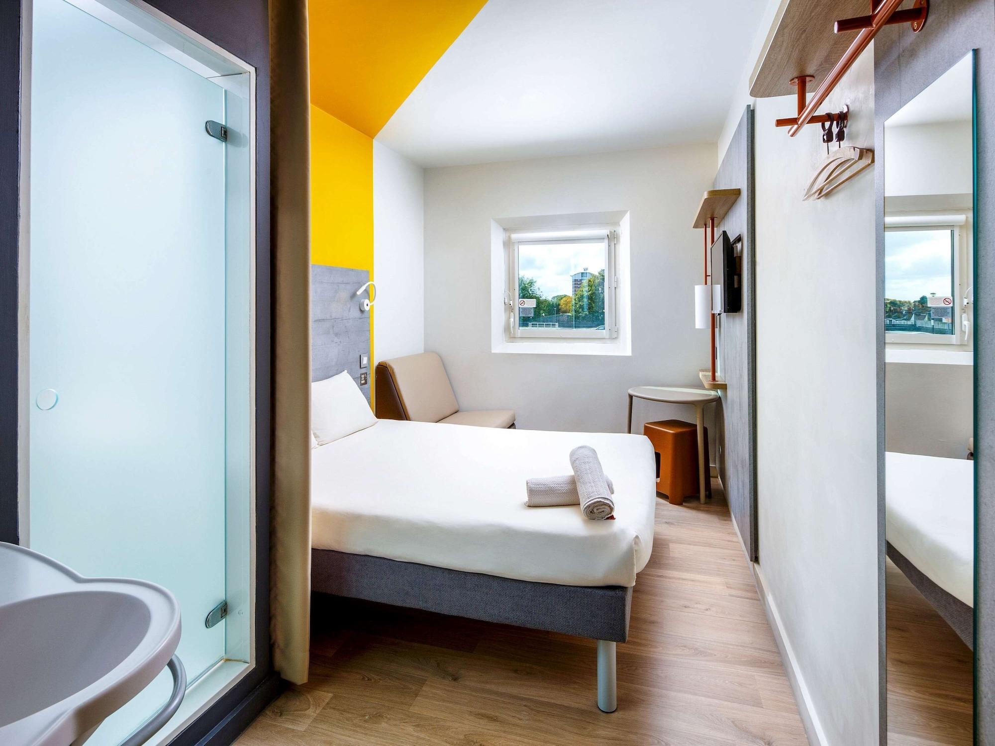Ibis Budget London Hounslow Extérieur photo