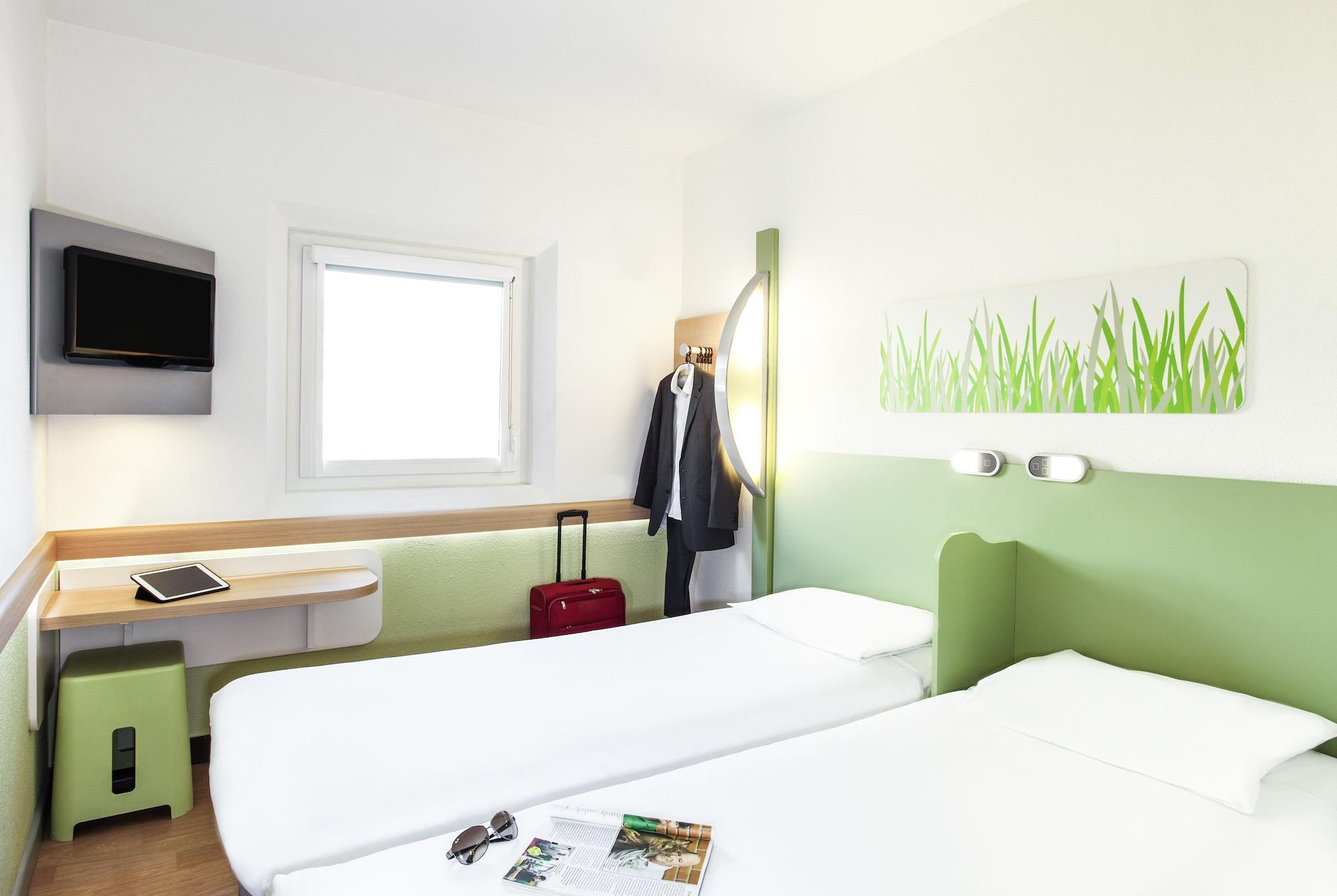 Ibis Budget London Hounslow Extérieur photo