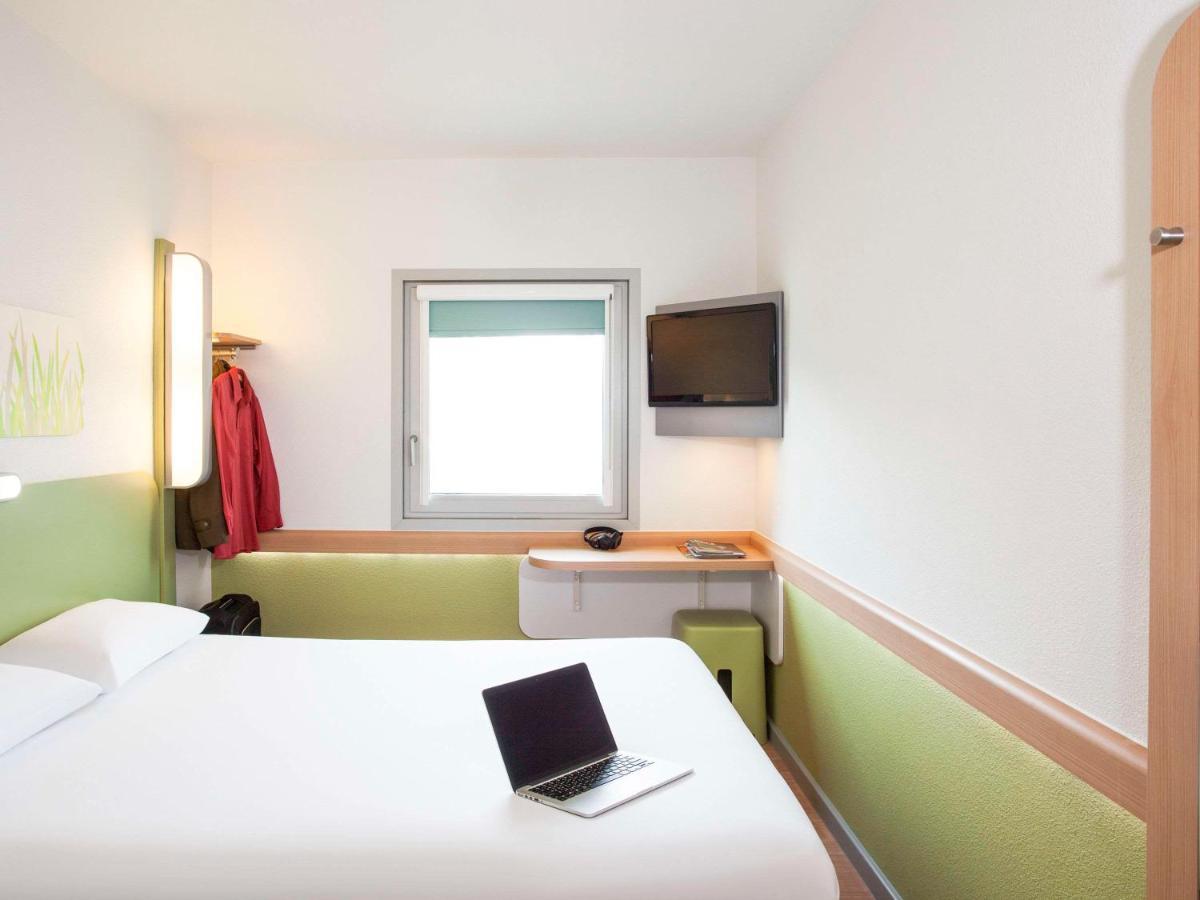Ibis Budget London Hounslow Extérieur photo