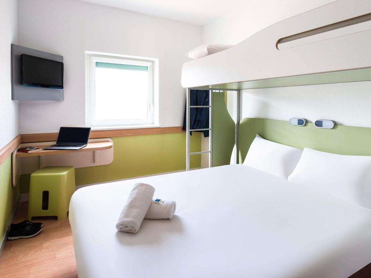 Ibis Budget London Hounslow Extérieur photo