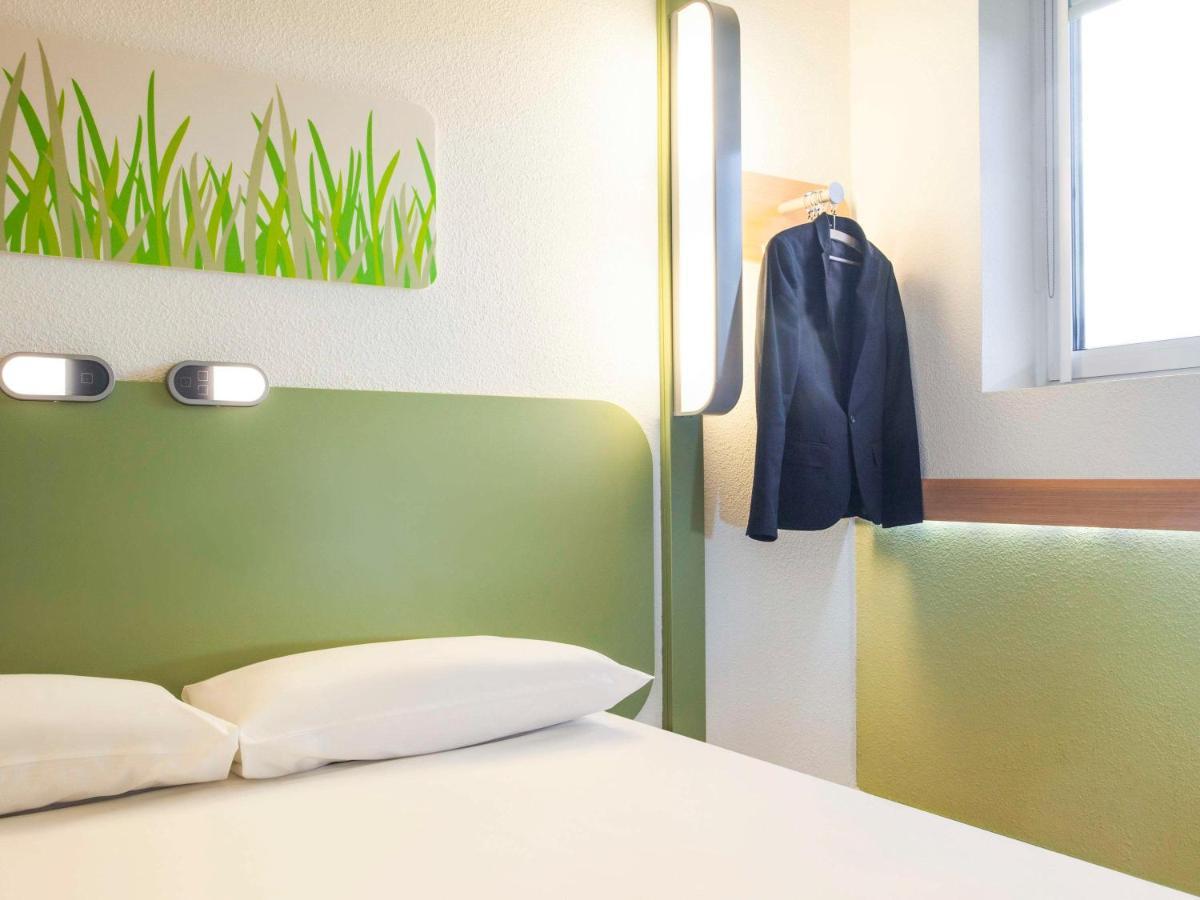 Ibis Budget London Hounslow Extérieur photo