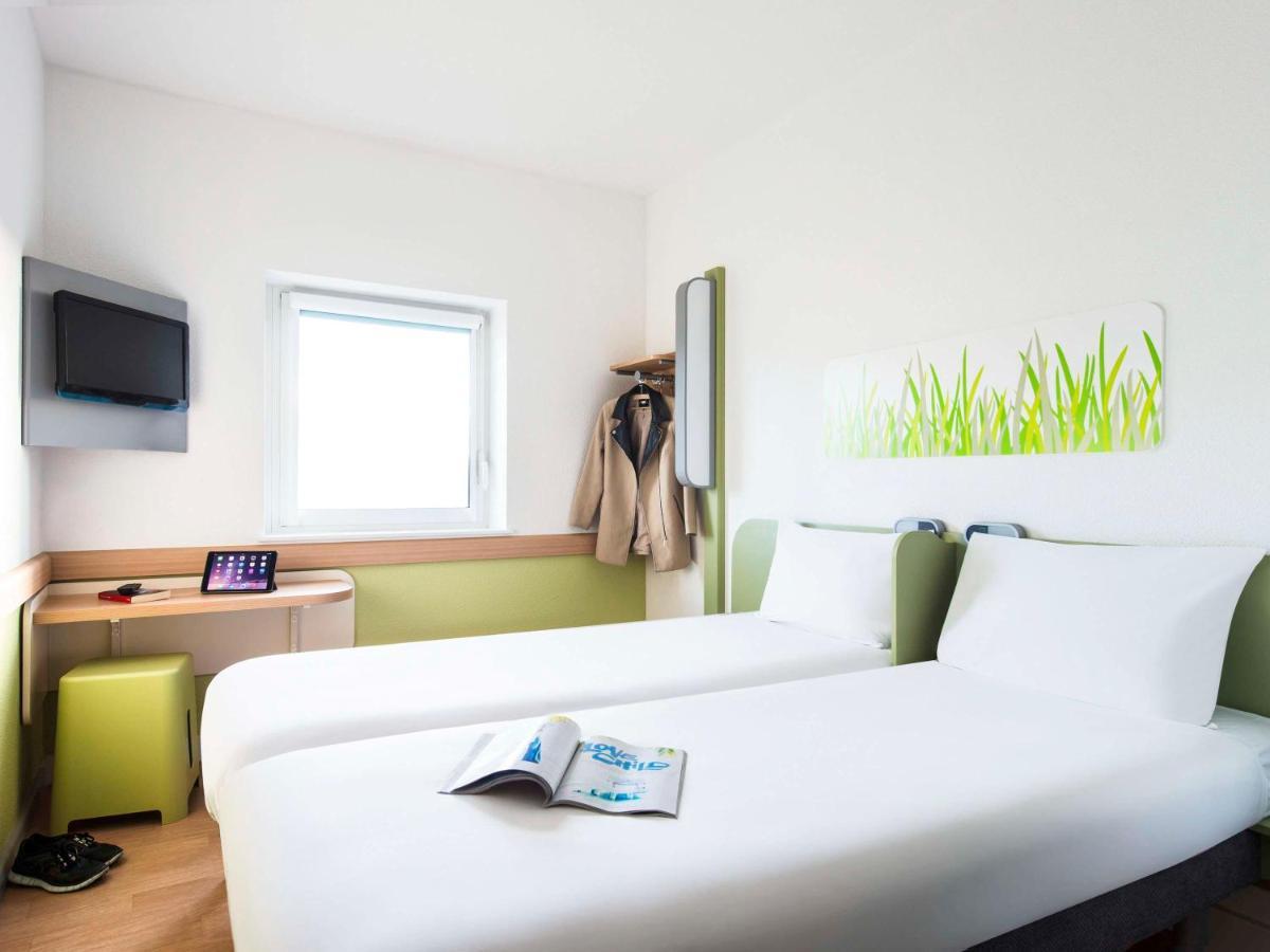 Ibis Budget London Hounslow Extérieur photo