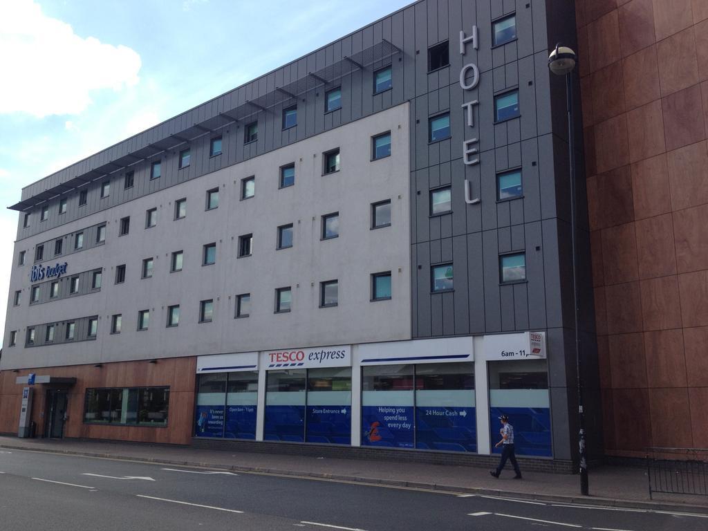 Ibis Budget London Hounslow Extérieur photo