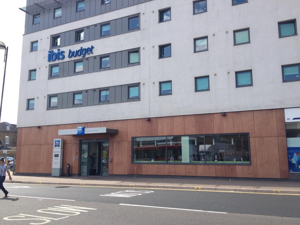 Ibis Budget London Hounslow Extérieur photo
