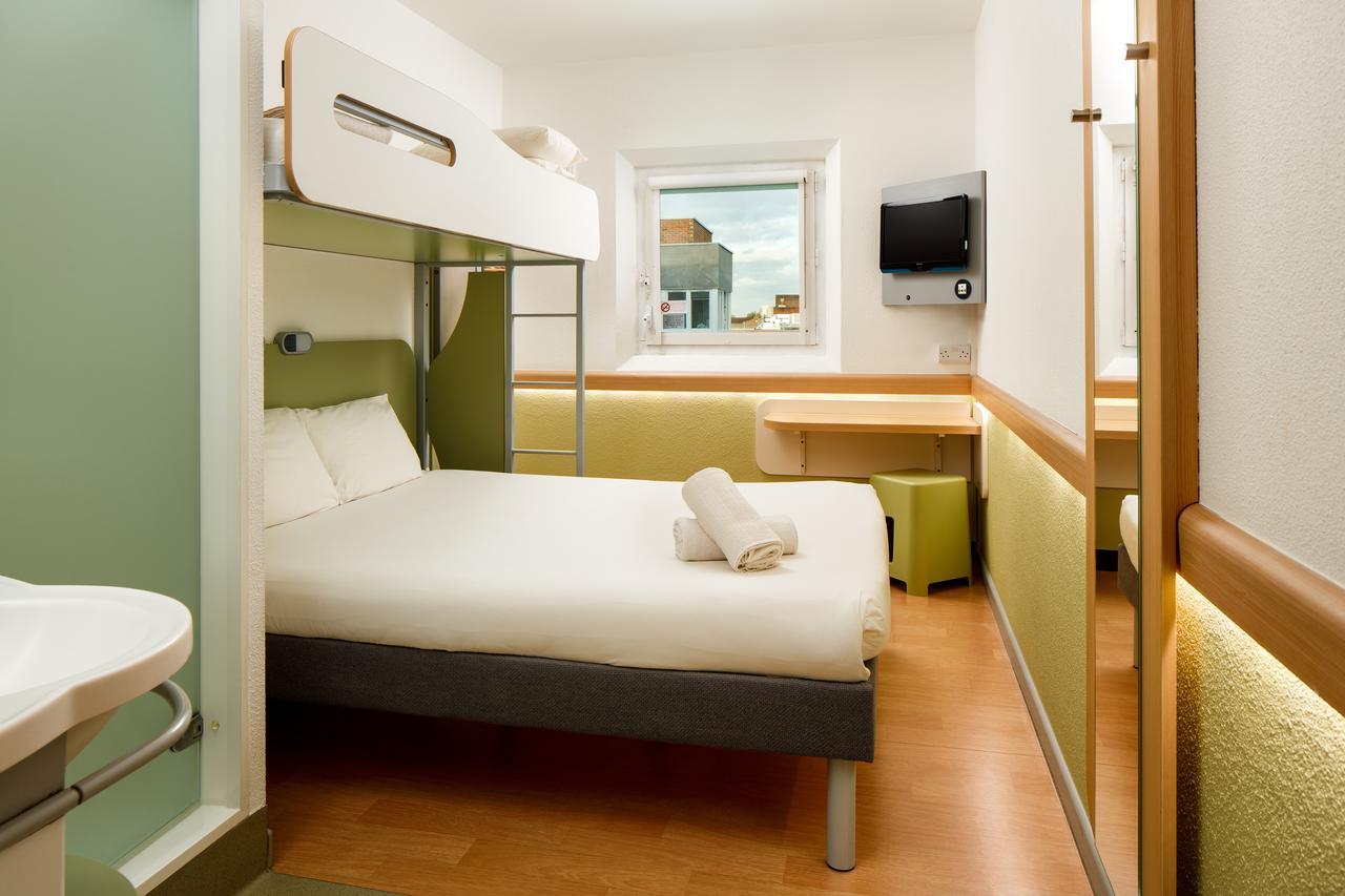 Ibis Budget London Hounslow Extérieur photo