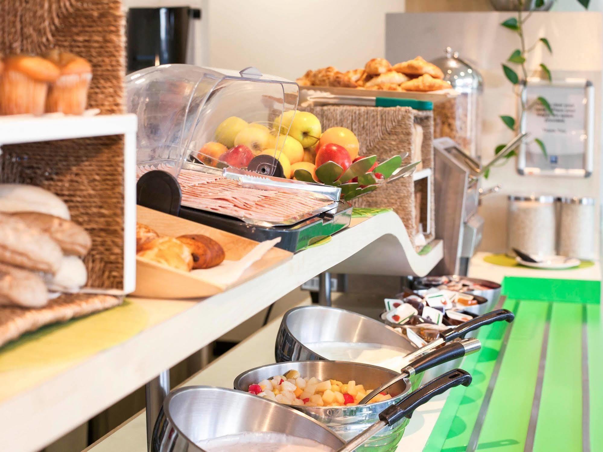 Ibis Budget London Hounslow Extérieur photo