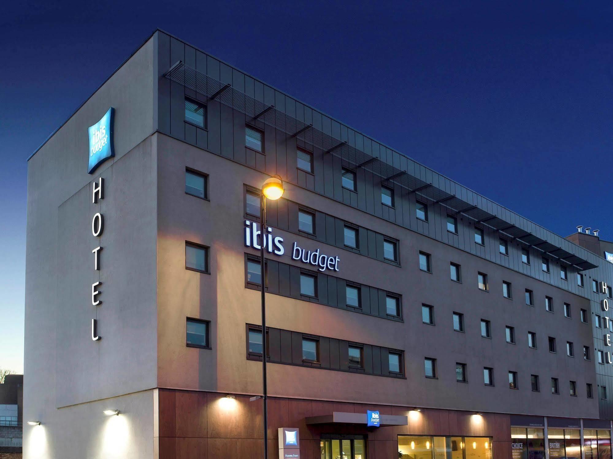 Ibis Budget London Hounslow Extérieur photo