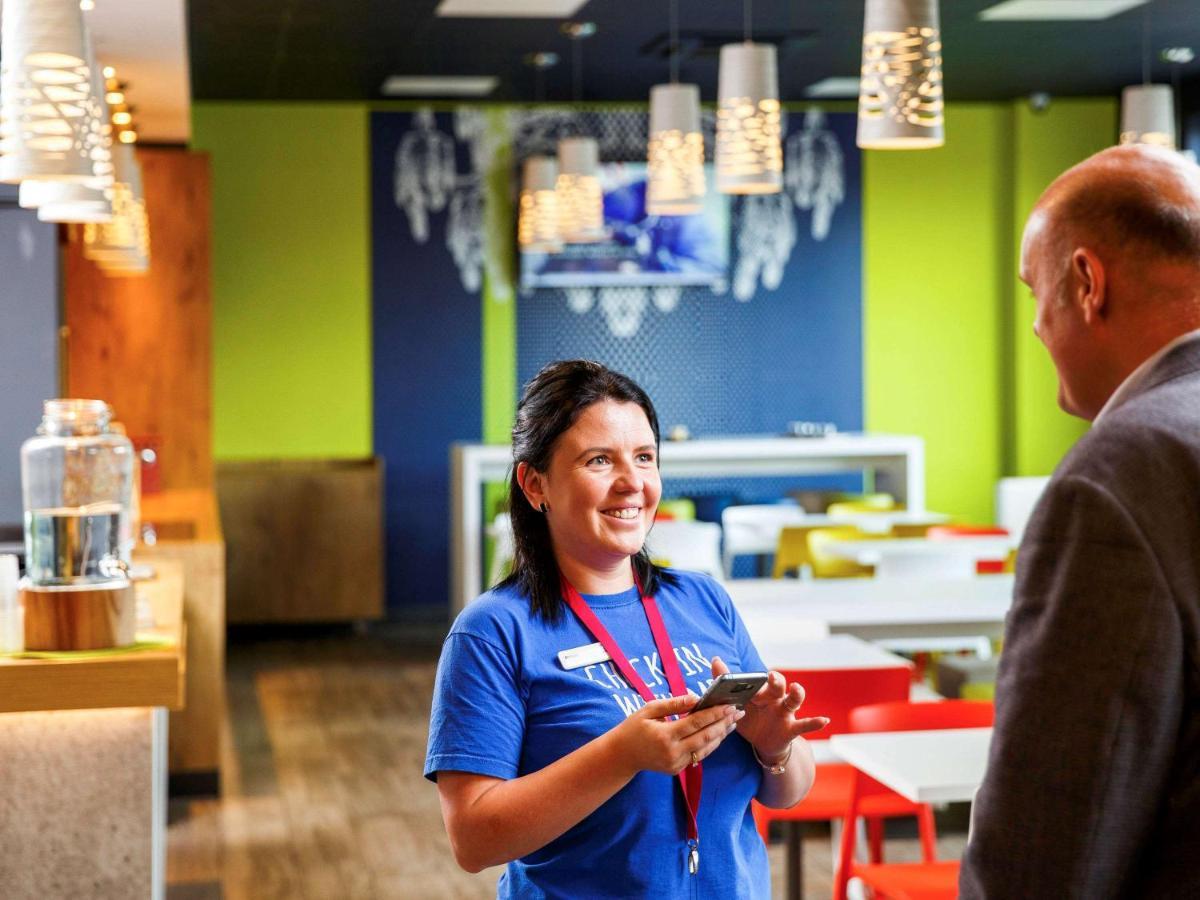 Ibis Budget London Hounslow Extérieur photo